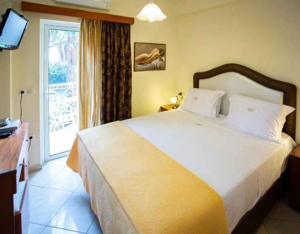 APARTMENT SUPERIOR CAPACITY 3 Room, Irida Resort Suites, Athens