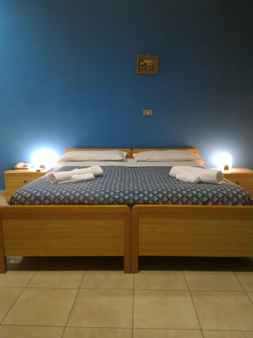 Room, Hotel Santuario Pompei, Naples