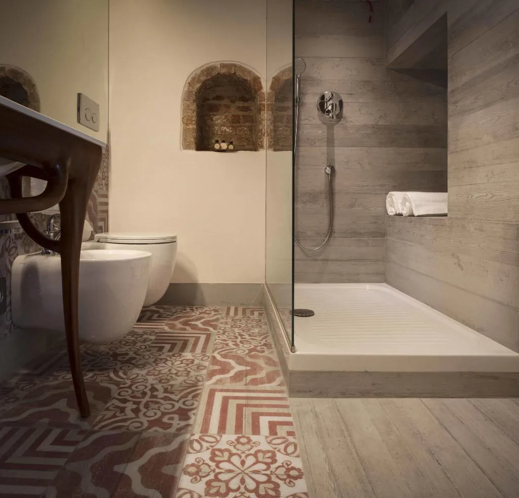 Room, Ottantotto Firenze, Florence