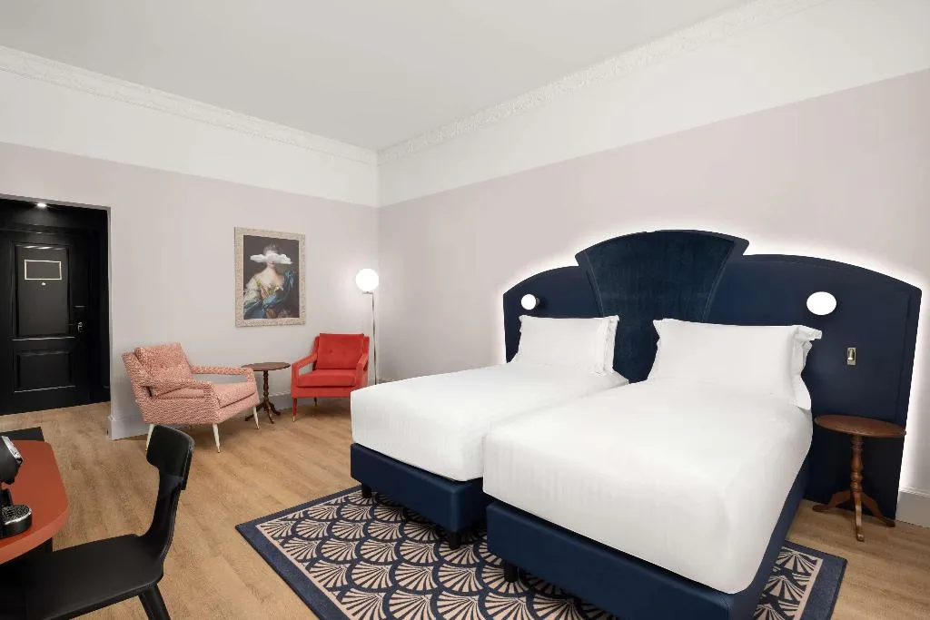 TWIN DELUXE Room, Anglo American Hotel Florence, Curio Collection, Florence