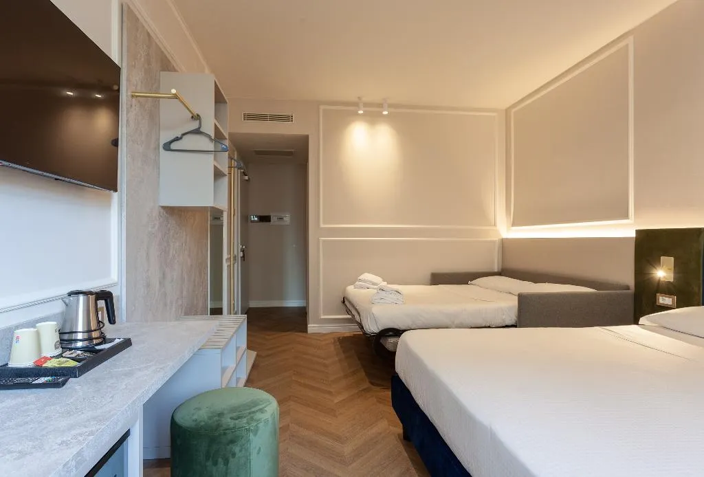 JUNIOR SUITE STANDARD Room, La Fortezza, Florence