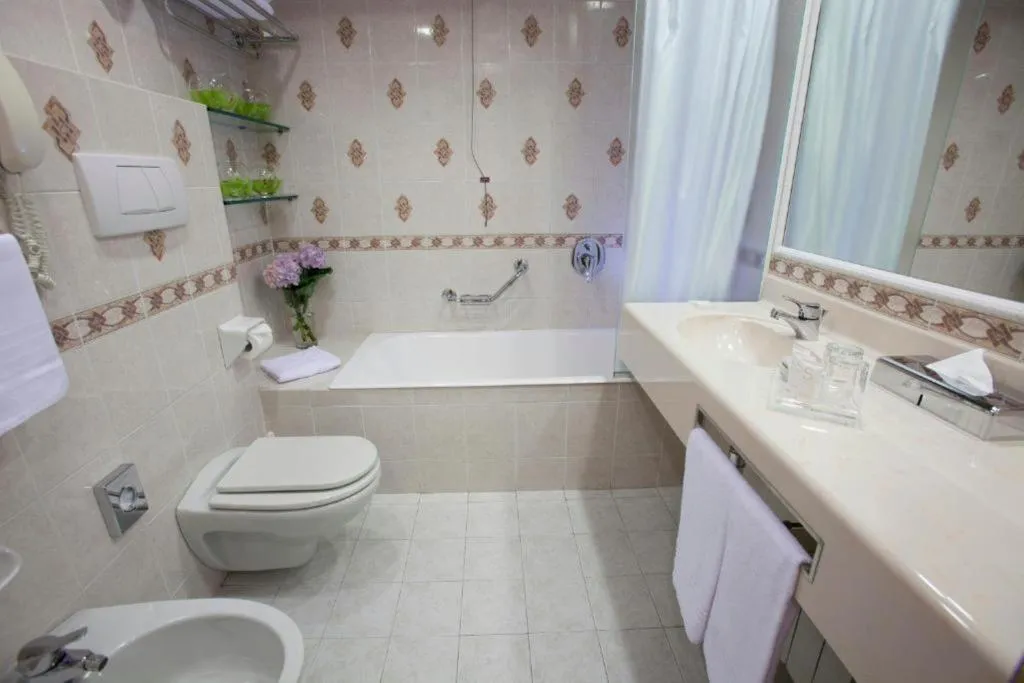 Double or Twin SUPERIOR Room, Starhotels Vespucci, Florence