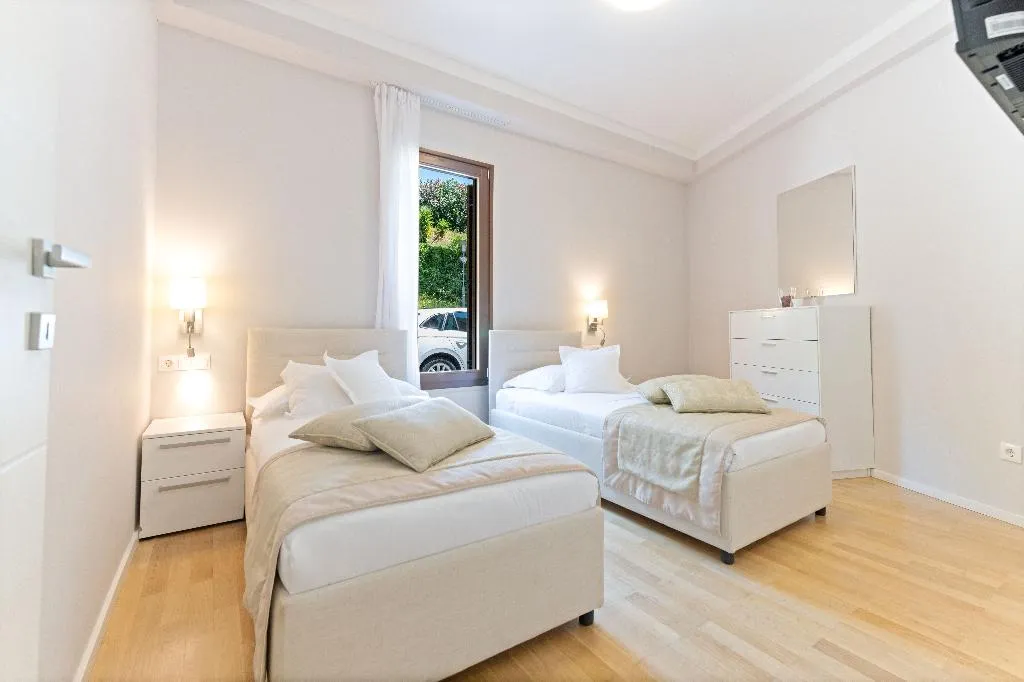 APARTMENT TWO BEDROOMS ONE BATHROOM Room, The Residence, Split
