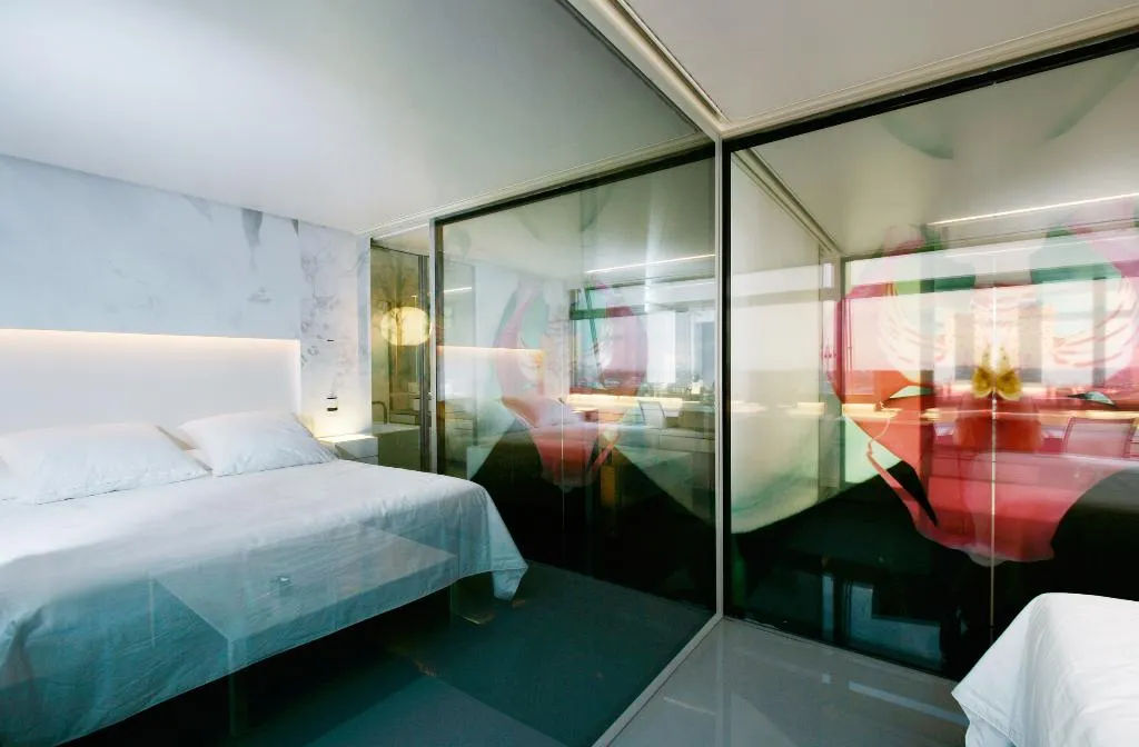 SUITE CAPACITY 1 Room, Puerta America Madrid, Madrid