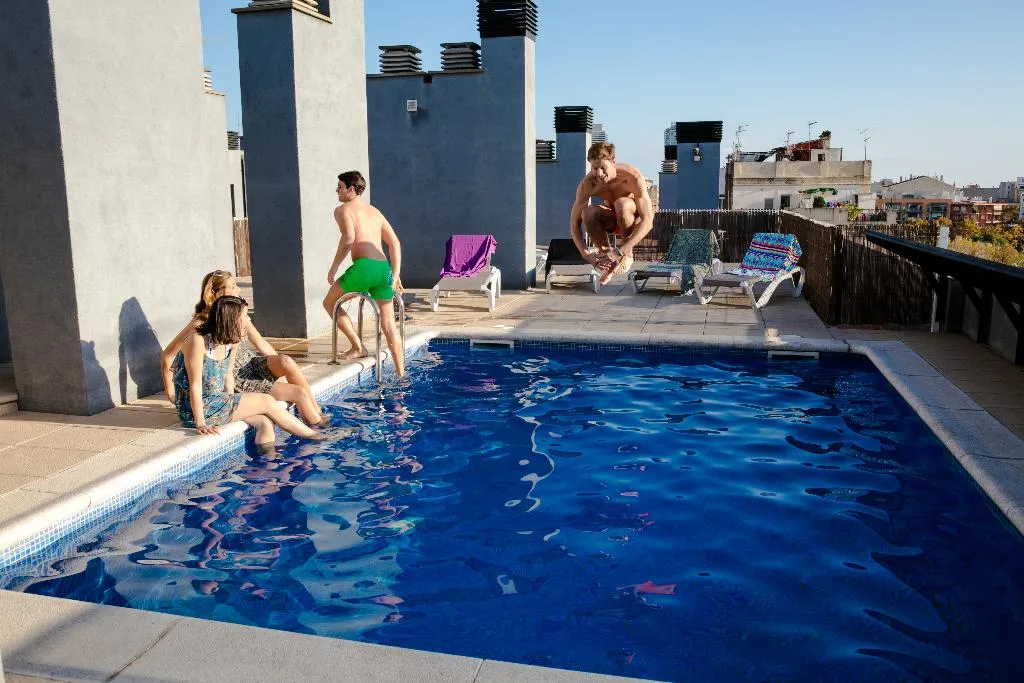 Sports and Entertainment, Residencia de estudiantes Onix, Barcelona