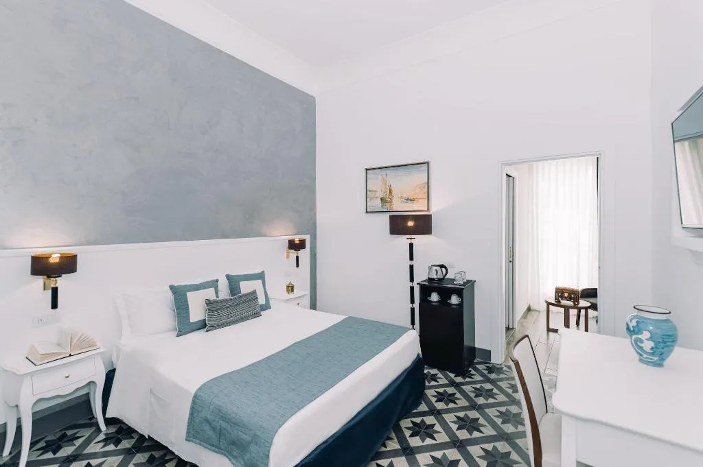 Room, Amalfi Luxury House, Naples