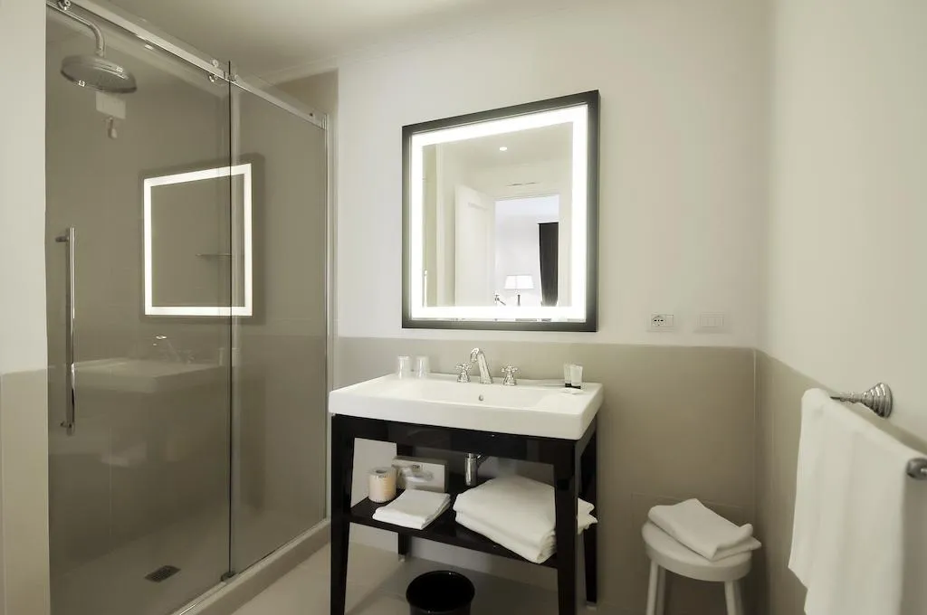 DOUBLE EXECUTIVE Room, Grand Hotel Oriente, Naples