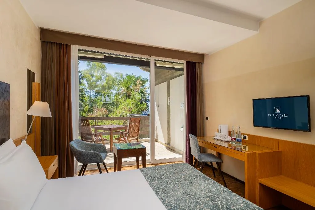 DOUBLE SINGLE USE SEA VIEW WITH BALCONY Room, Eurostars Monte Tauro, Taormina