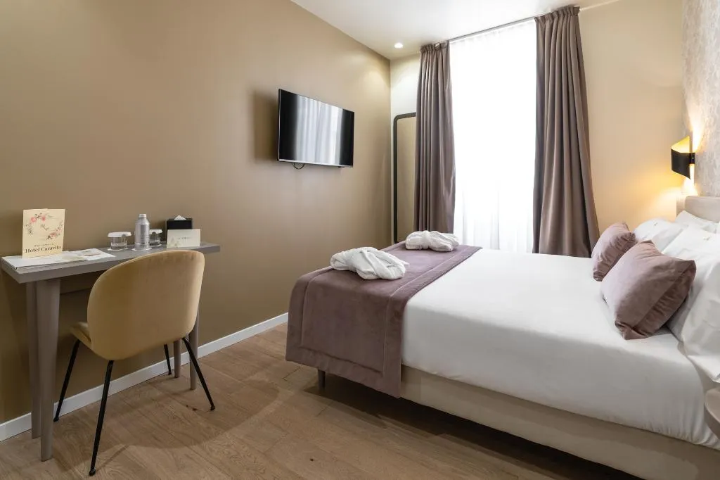 DOUBLE SUPERIOR Room, Caravita, Rome
