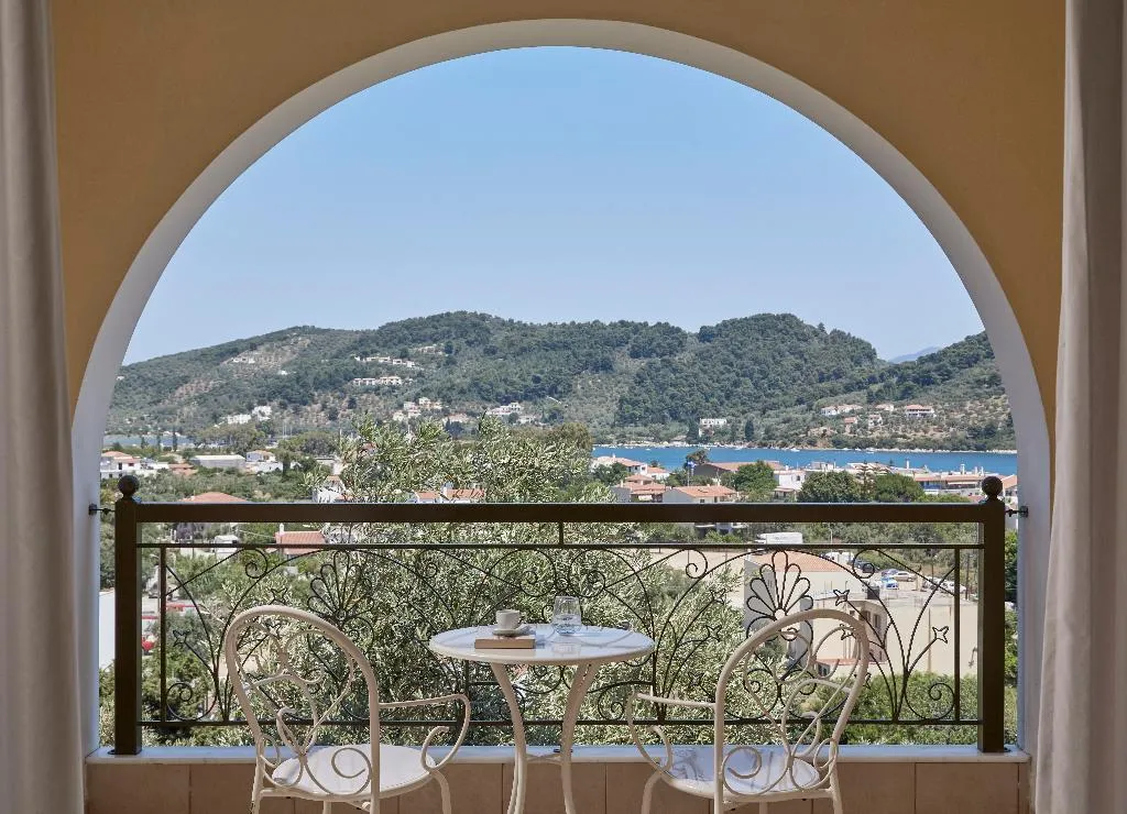 APARTMENT SEA VIEW THREE BEDROOMS Room, Skiathos  Living by GHH, Skiathos