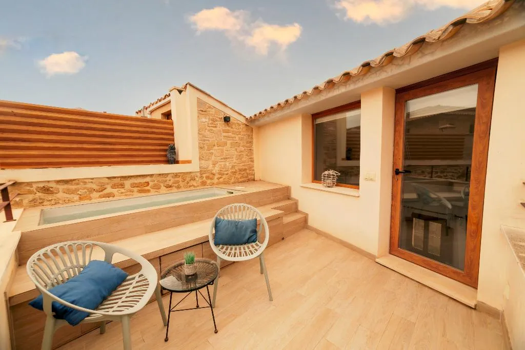 SUITE WITH PRIVATE POOL Room, Can Simo Turismo de Interior, Majorca