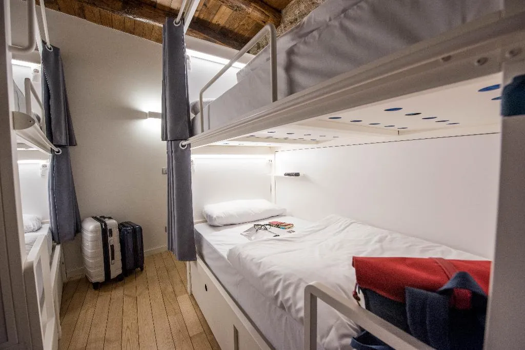 Bed in dormitory CAPACITY 4 ONE BEDROOM Room, Bluesock Hostels Porto, Porto