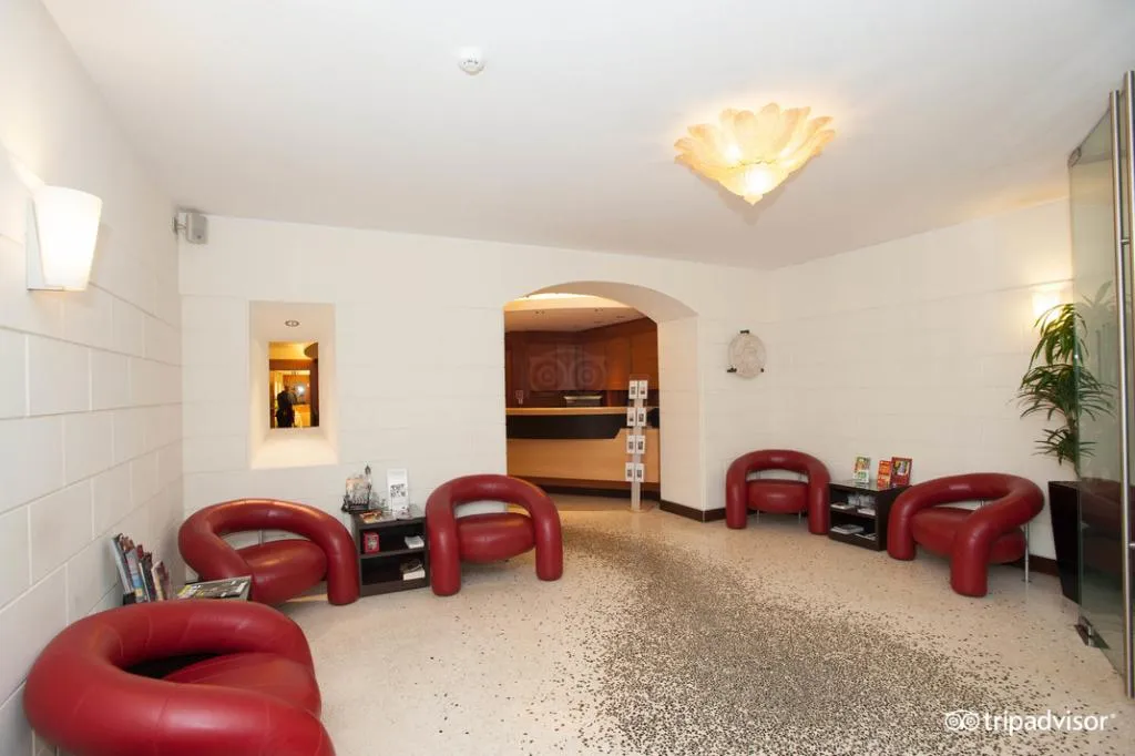 Lobby, Memphis, Rome