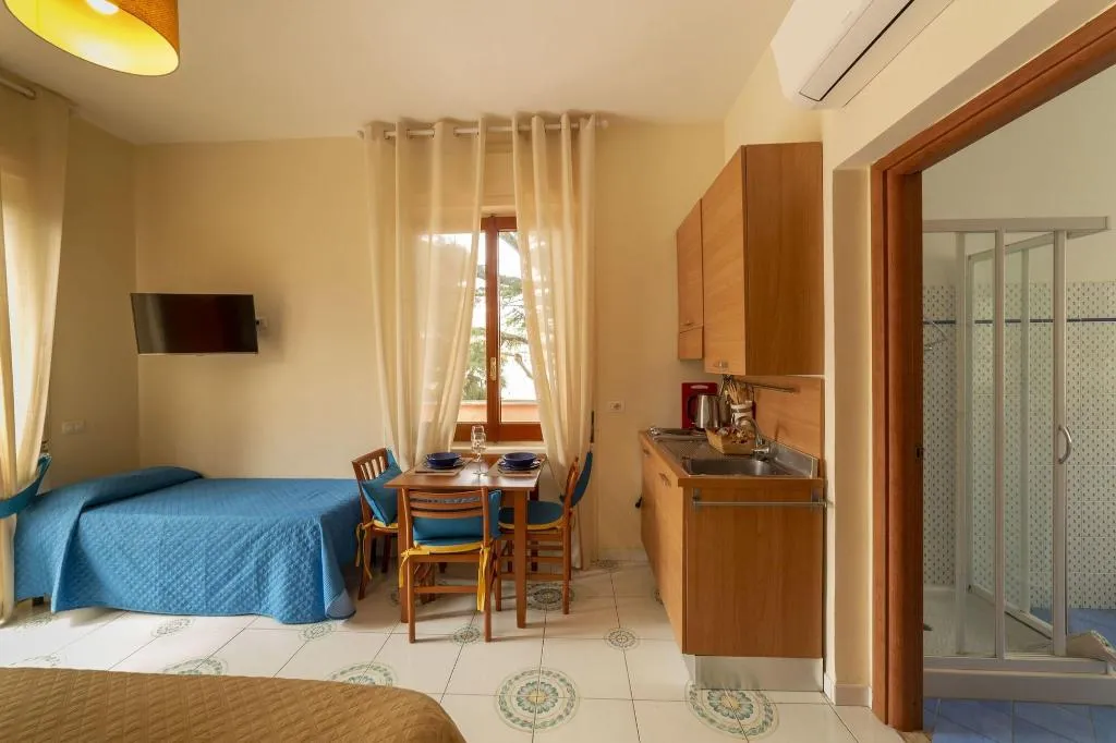 Room, Villa Rosa Sorrento, Naples