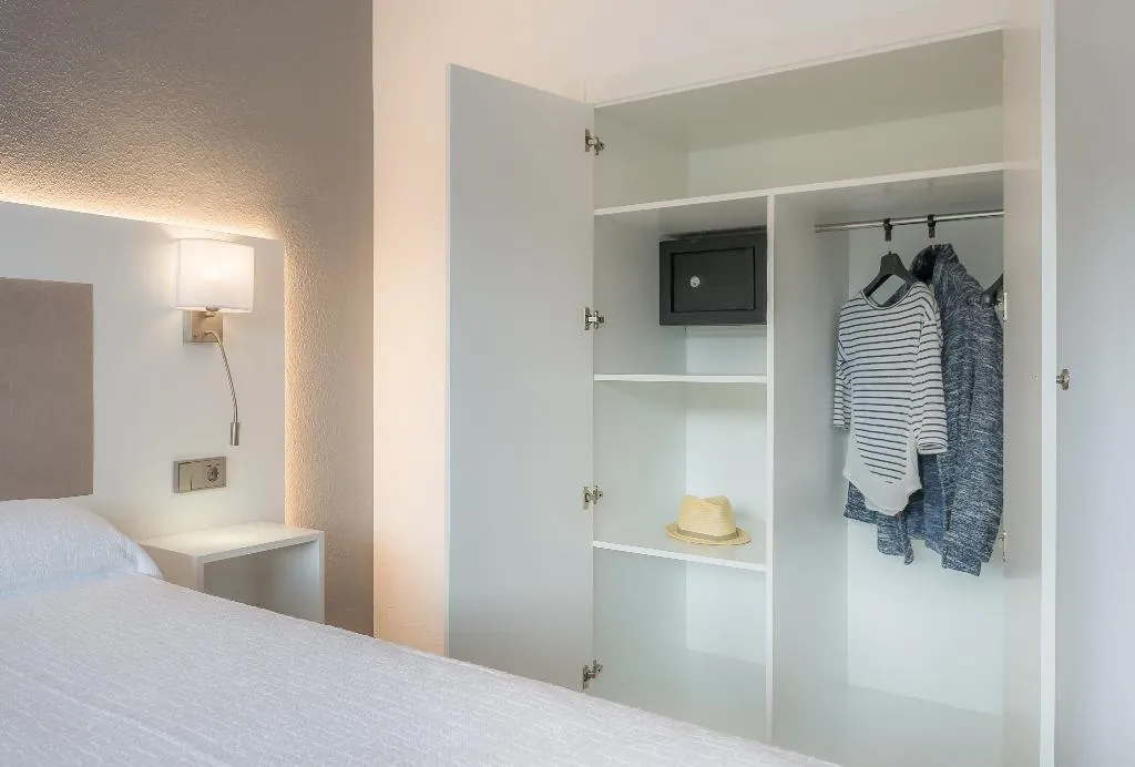 Double or Twin STANDARD Room, Osprey Menorca, Menorca