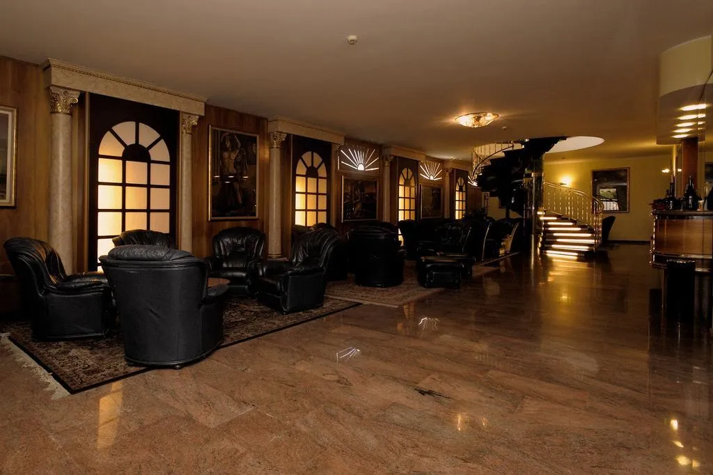 Lobby, Le Moran, Milan