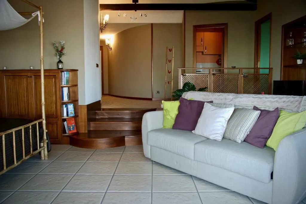 Room, B&b A'Luggetella, Naples