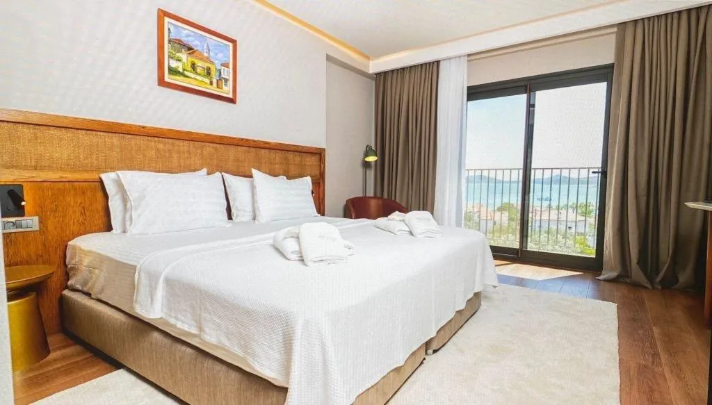 Room TWO DOUBLE BEDS Room, Cunda Kızılca Deluxe Hotel & Spa, Izmir