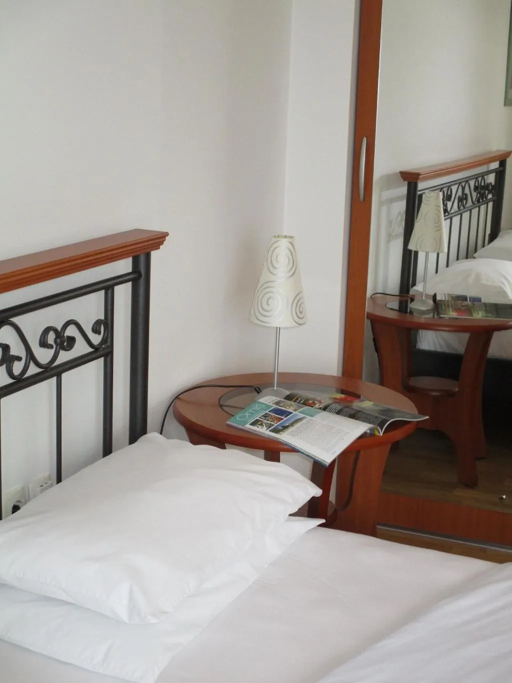 Room, Pink Inn, Split