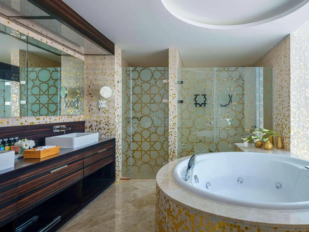 DOUBLE CITY VIEW KING BED Room, Swissotel Buyuk Efes Izmir, Izmir