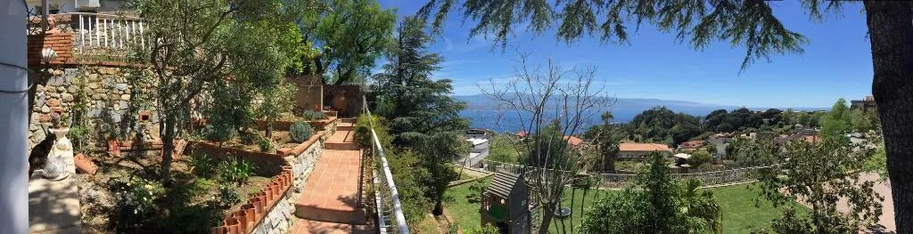 Terrace, Scilla e Cariddi Bed&Breakfast, Catania