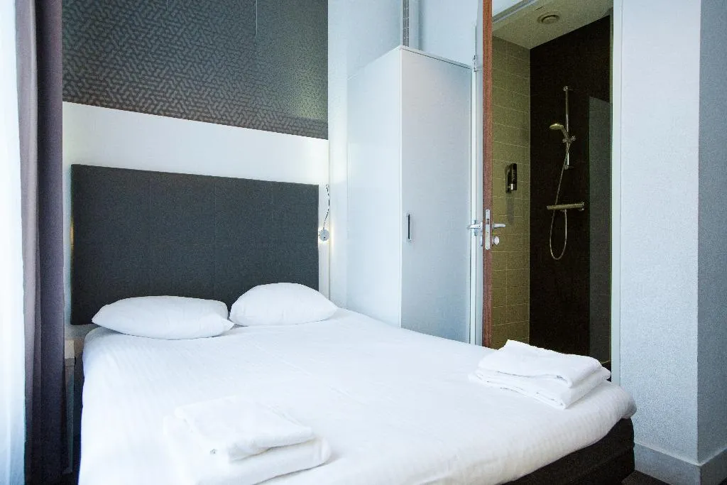 DOUBLE BASIC Room, Hotel Vossius Vondelpark, Amsterdam