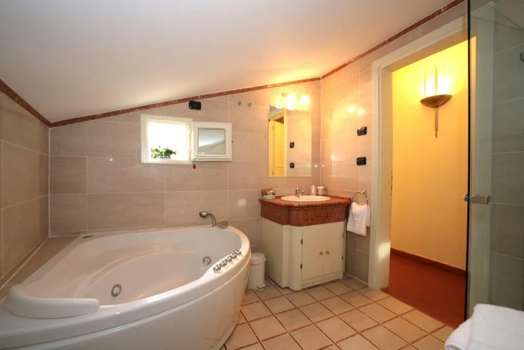 APARTMENT THREE BEDROOMS Room, Residence Palazzo Gamba, Florence