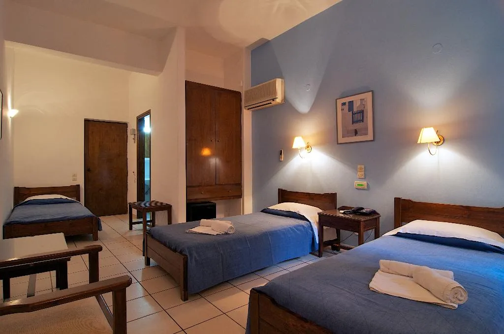 FAMILY ROOM STANDARD Room, Blue Island, Crete
