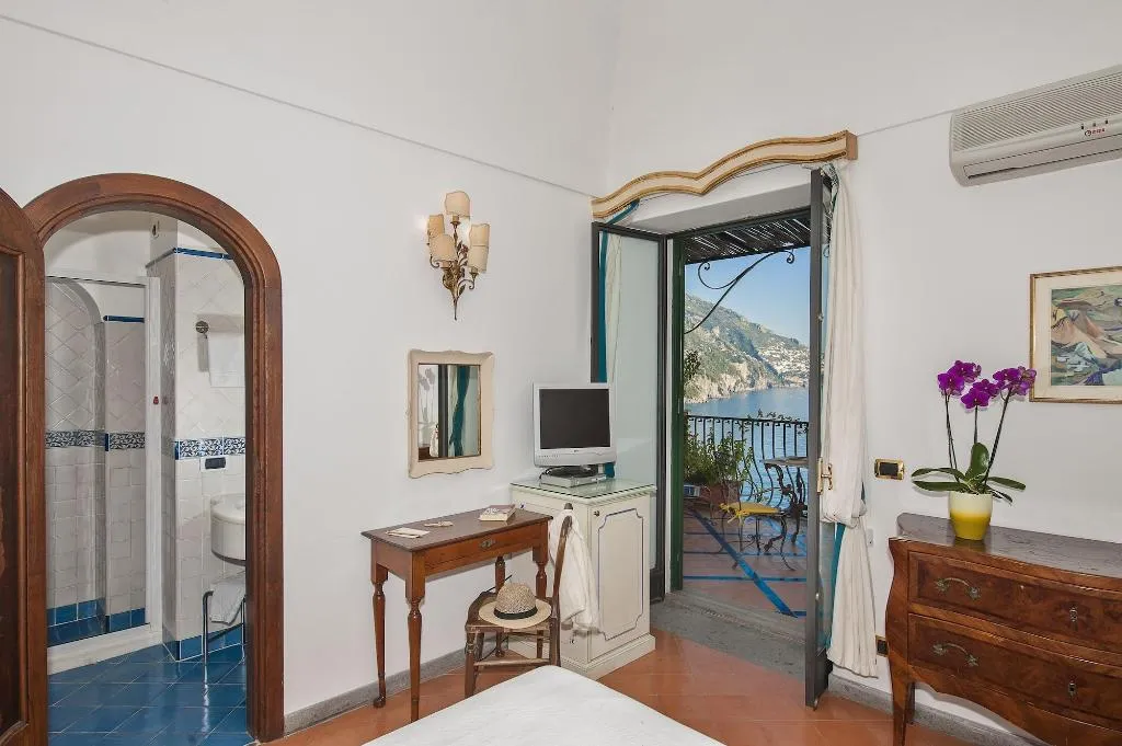 Room, Miramare, Naples