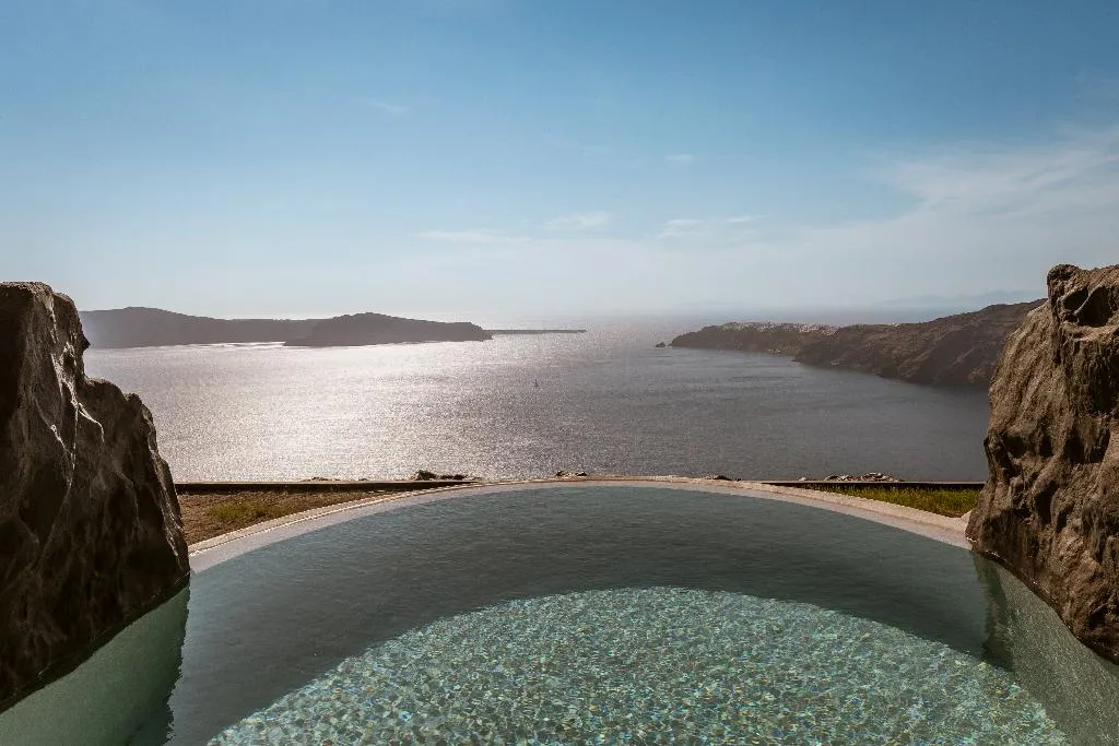 CAVE WITH PRIVATE POOL Room, One Of One Hotel, Santorini