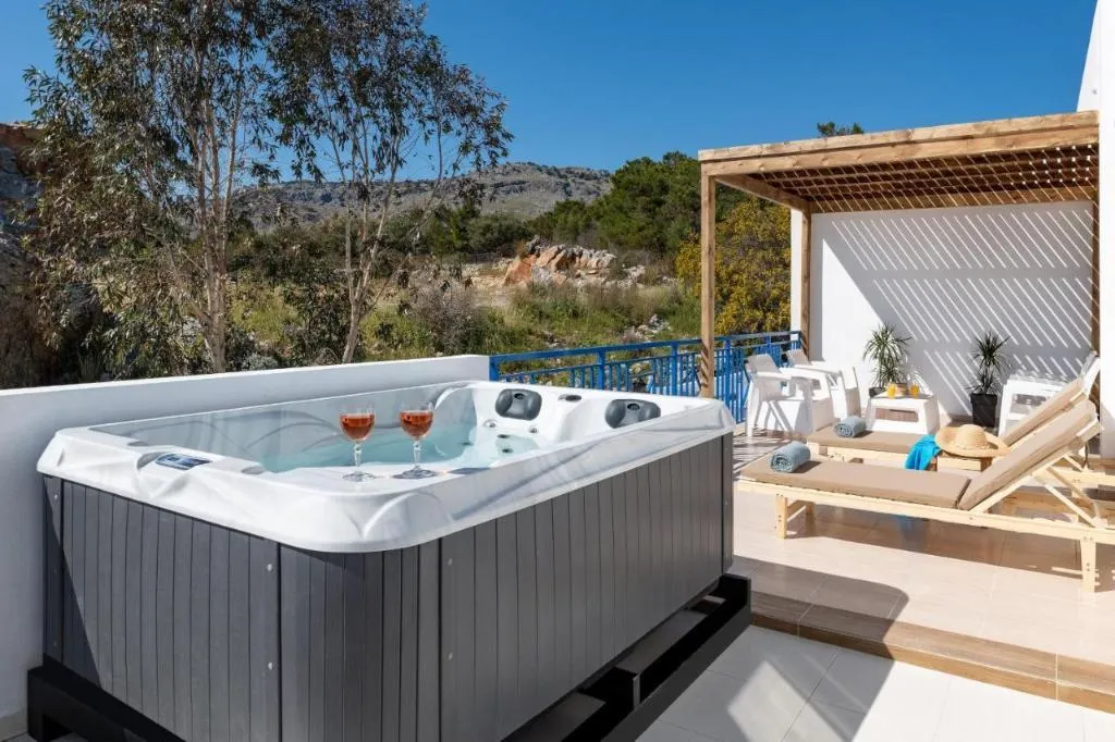 DOUBLE WITH JACUZZI Room, Eagles Nest, Rhodes