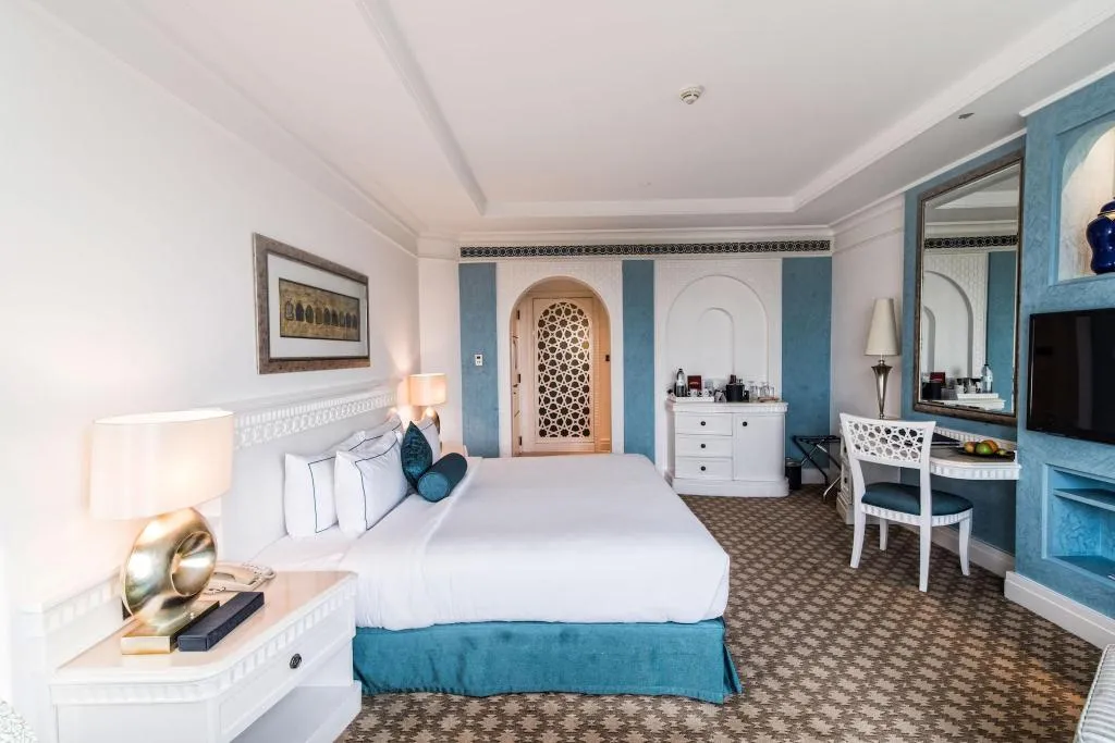 Room, Habtoor Grand Resort, Autograph Collection, Dubai