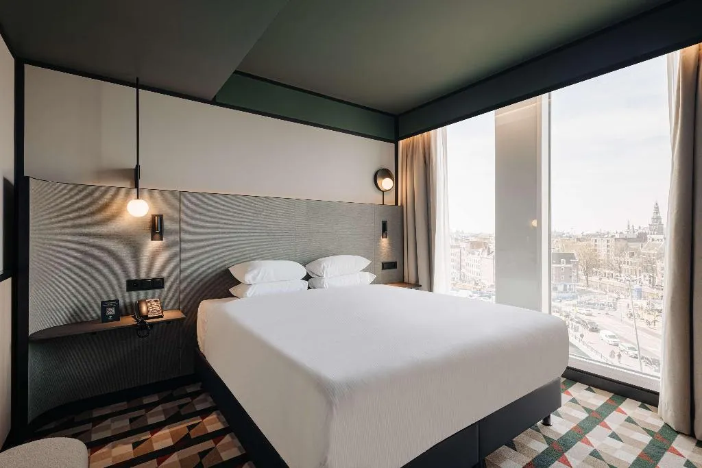 SUITE SUPERIOR CITY VIEW Room, DoubleTree by Hilton Amsterdam Centraal Station, Amsterdam