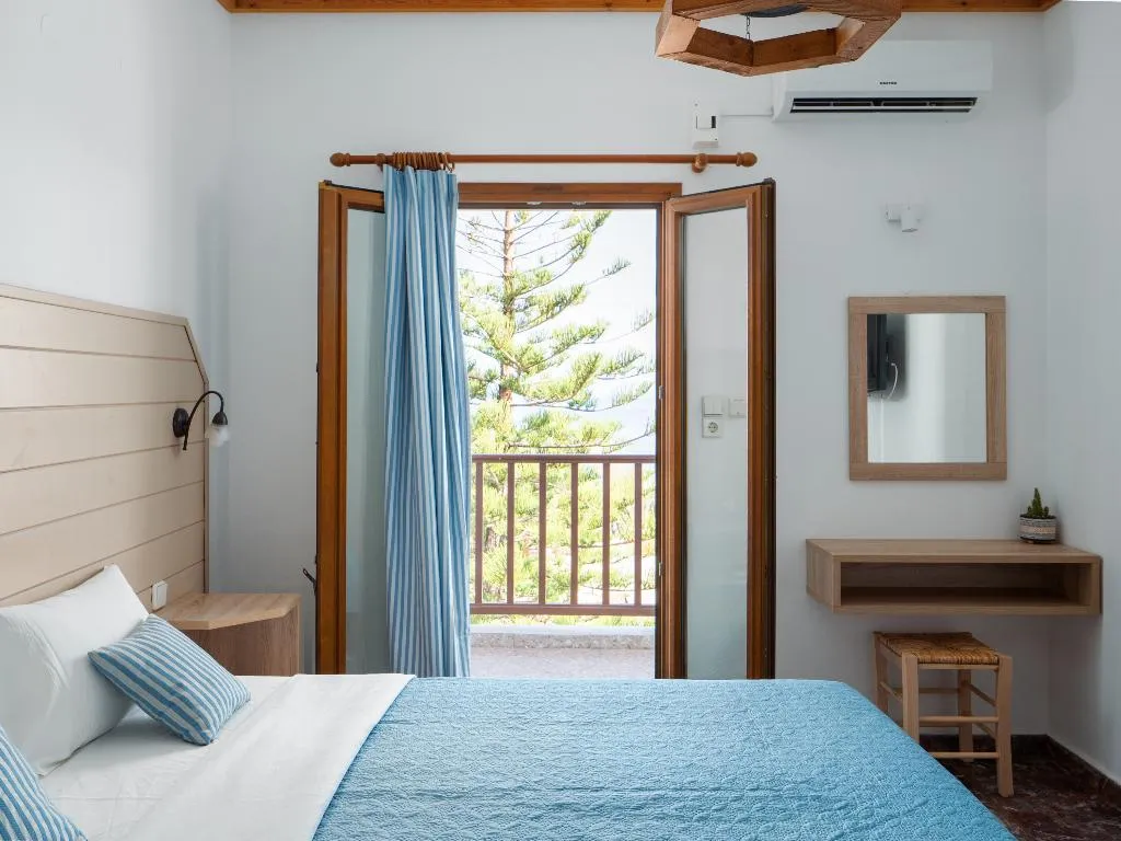 Double or Twin SEA VIEW POOL VIEW Room, Spiros-Soula Family Hotel & Thematic Suites, Crete