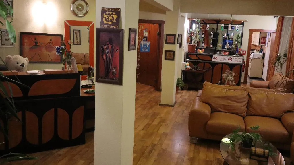 Lobby, Palitra, Varna