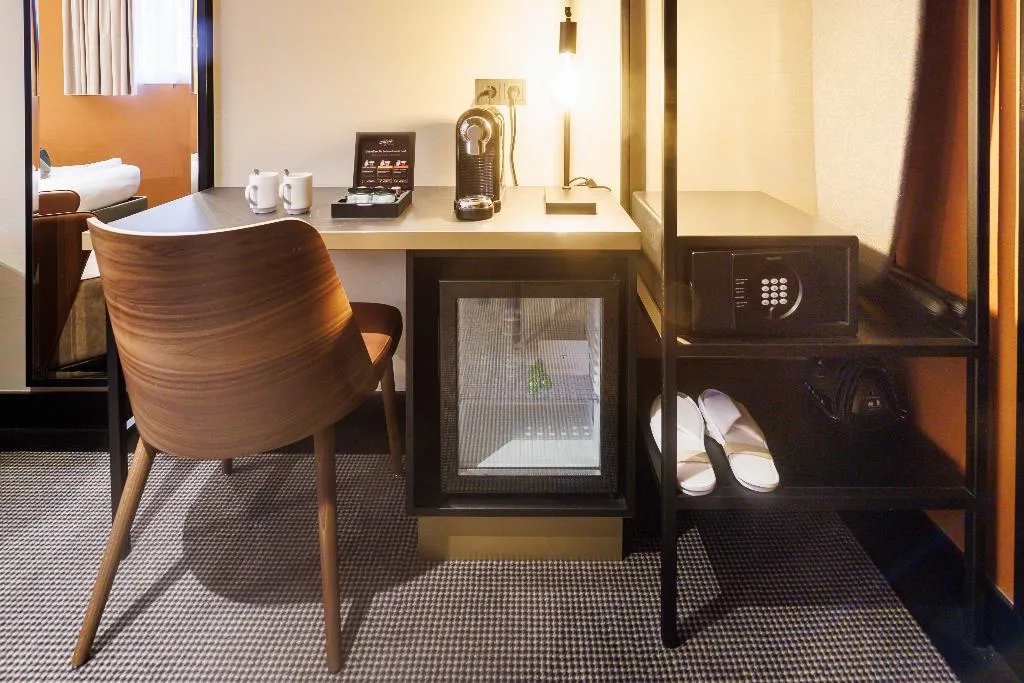 DOUBLE GARDEN VIEW Room, Huygens Place, Amsterdam