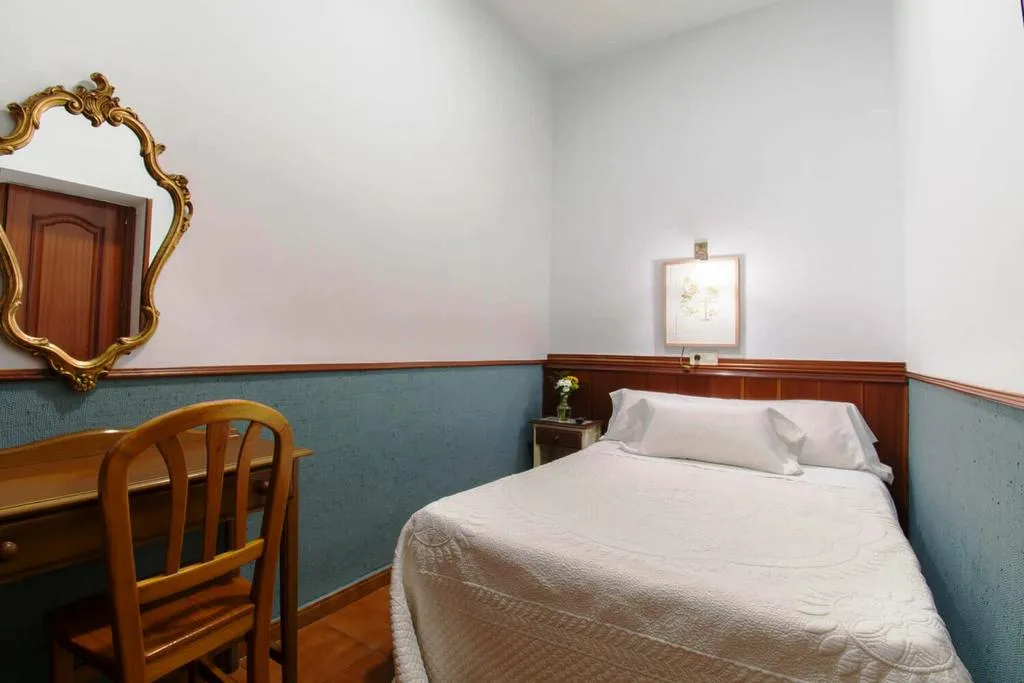 Room, La Vera, Madrid