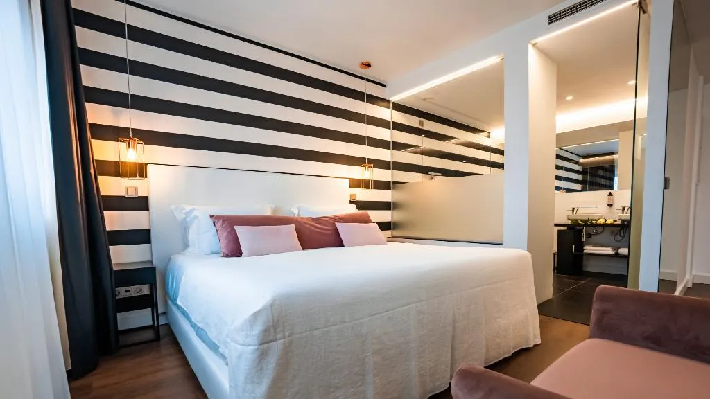 SUITE ONE BED Room, Hills Hotel Lisboa, Lisbon