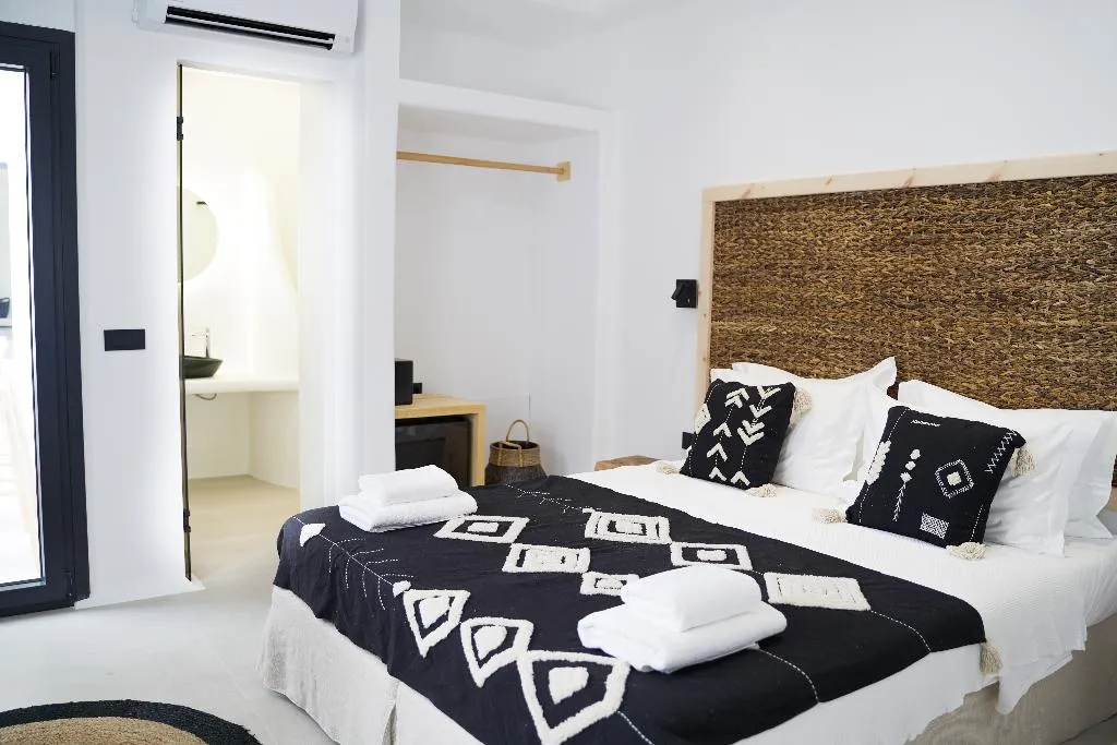 Double or Twin DELUXE Room, King'S Suites, Santorini
