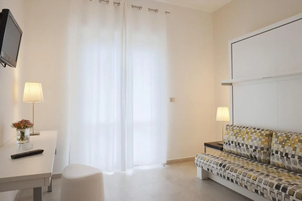Room, Residence La Dolce Vita, Naples
