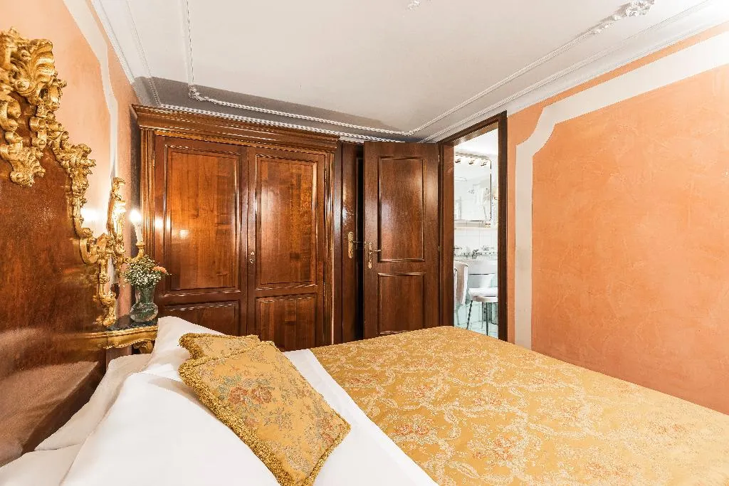 Double or Twin STANDARD Room, San Moise, Venice