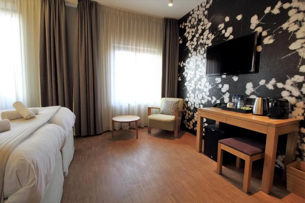Double or Twin DELUXE Room, The Bank Hotel, Amsterdam