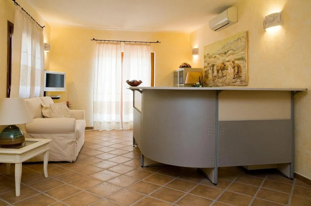 Lobby, S'Alzola, Olbia