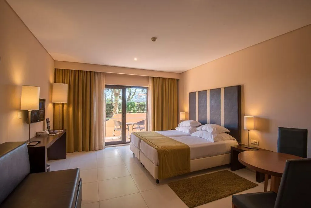 TWIN CLASSIC Room, Vila Gale Atlantico, Algarve
