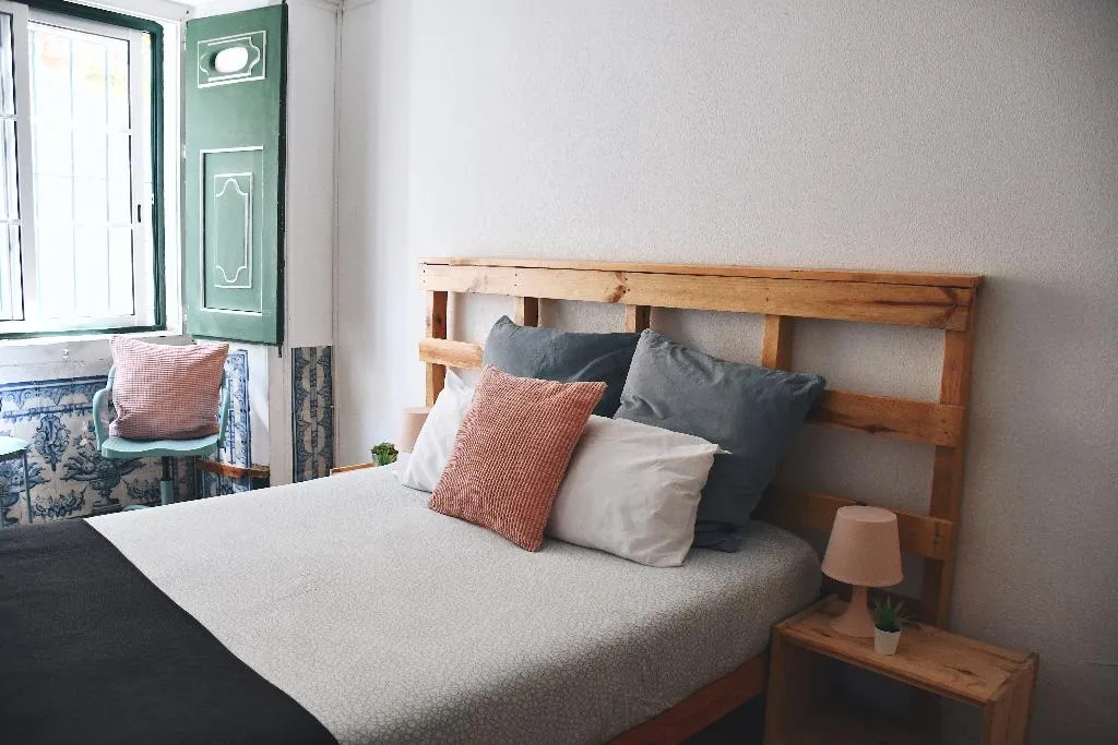 APARTMENT THREE BEDROOMS ONE BATHROOM Room, WOT New Lisbon Social, Lisbon