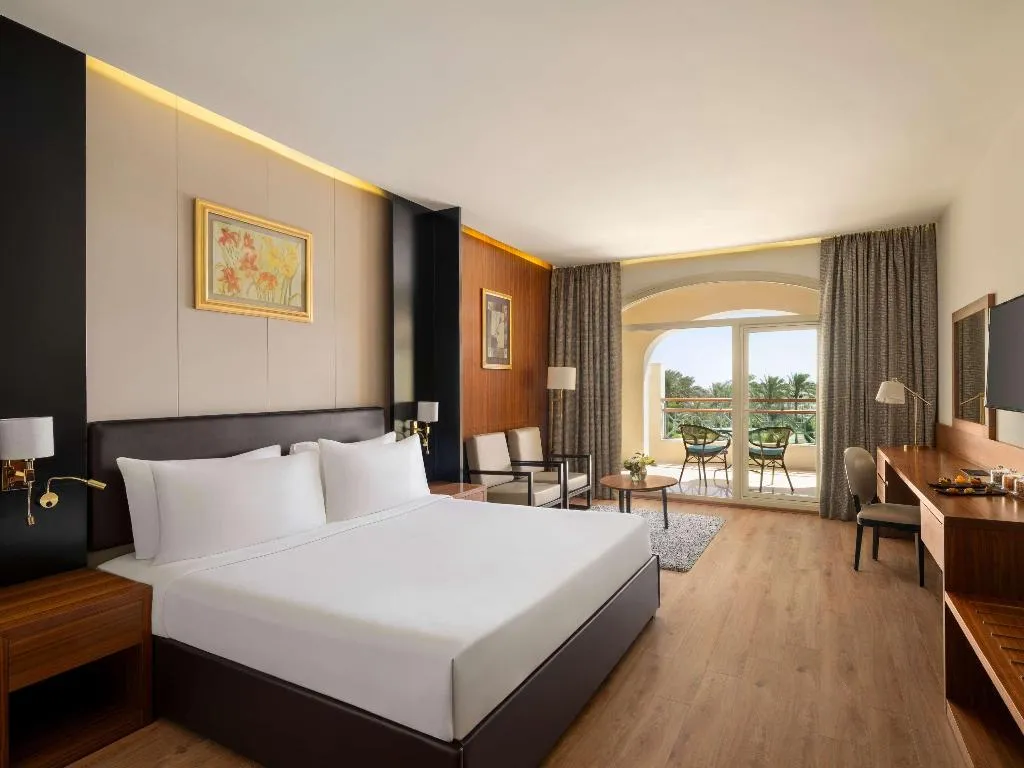 SUITE EXECUTIVE Room, Movenpick Cairo Media City, Cairo