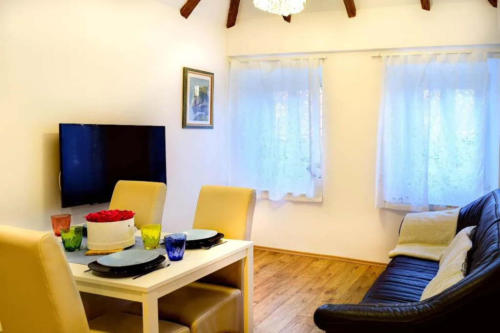 APARTMENT CITY VIEW TWO BEDS Room, Rilati Old Town Palace, Dubrovnik