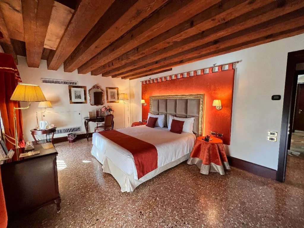 DOUBLE DELUXE Room, Ruzzini Palace, Venice