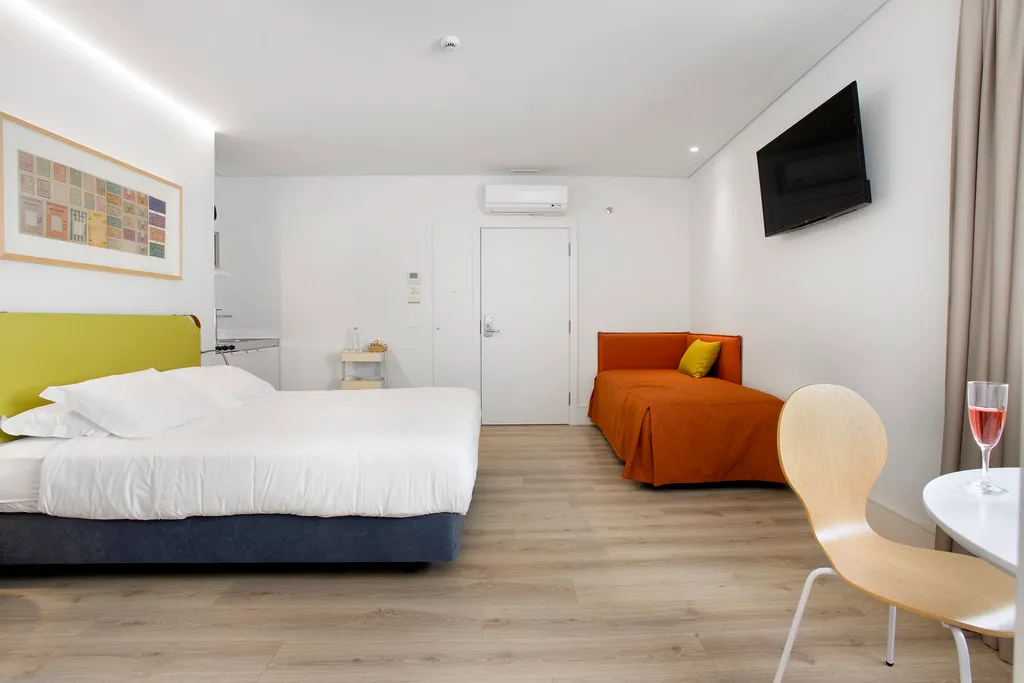 STUDIO SUPERIOR Room, Lisbon Serviced Apartments - Ascensor da Bica, Lisbon