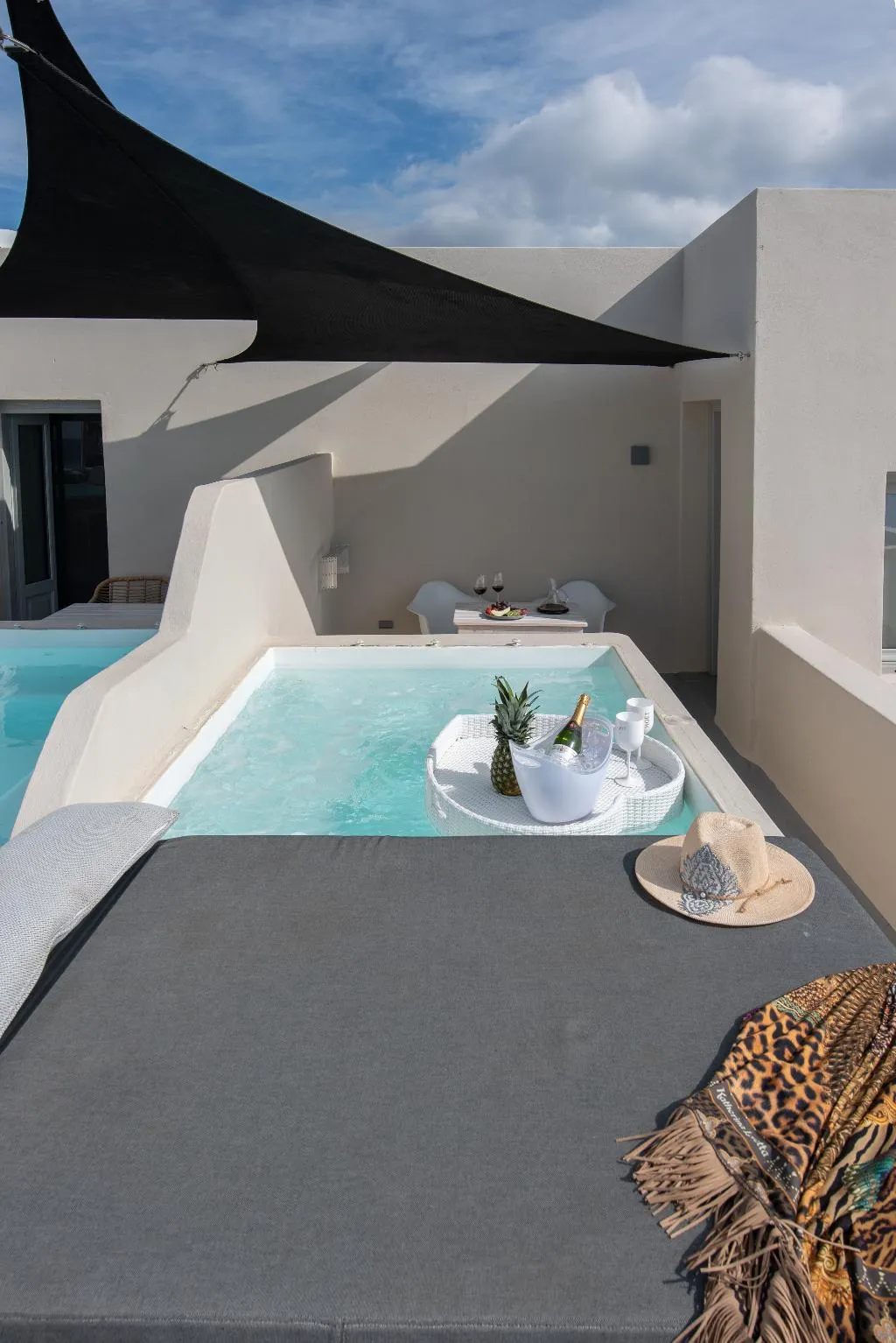 SUITE DELUXE WITH VIEWS Room, Caldera Cliff Illusion Suites, Santorini